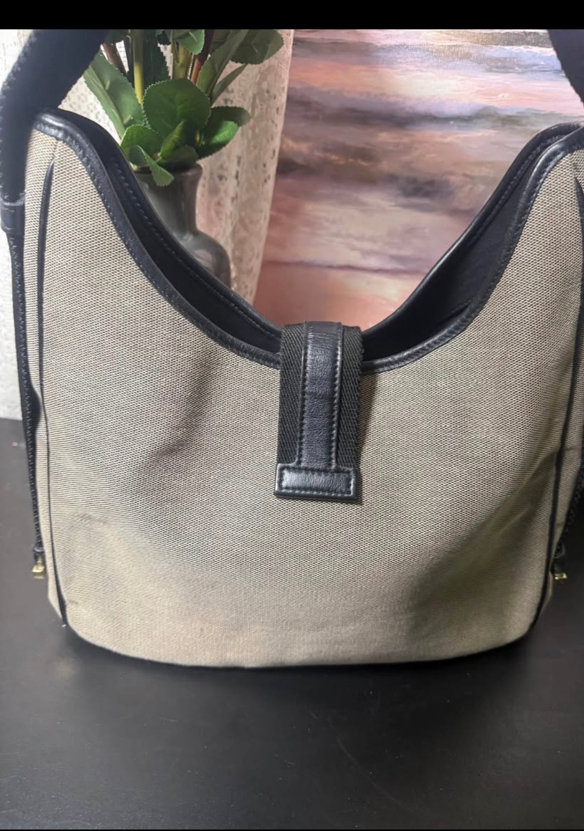 Authentic  Gucci Jackie Canvas Shoulder Bag Beige Black Leather Trim Gold Piston Clasp 92735