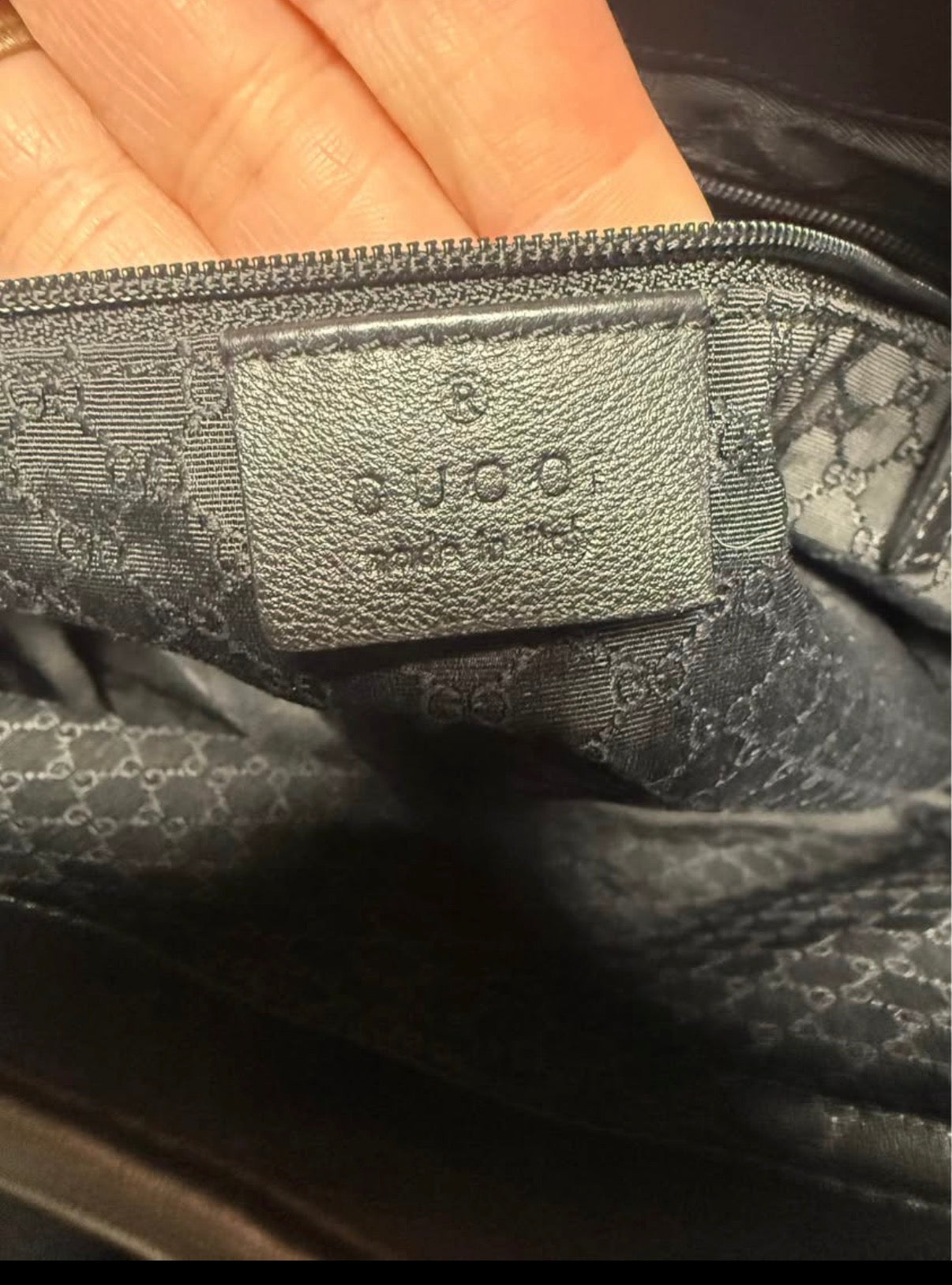 Authentic  Gucci Jackie Canvas Shoulder Bag Beige Black Leather Trim Gold Piston Clasp 92735