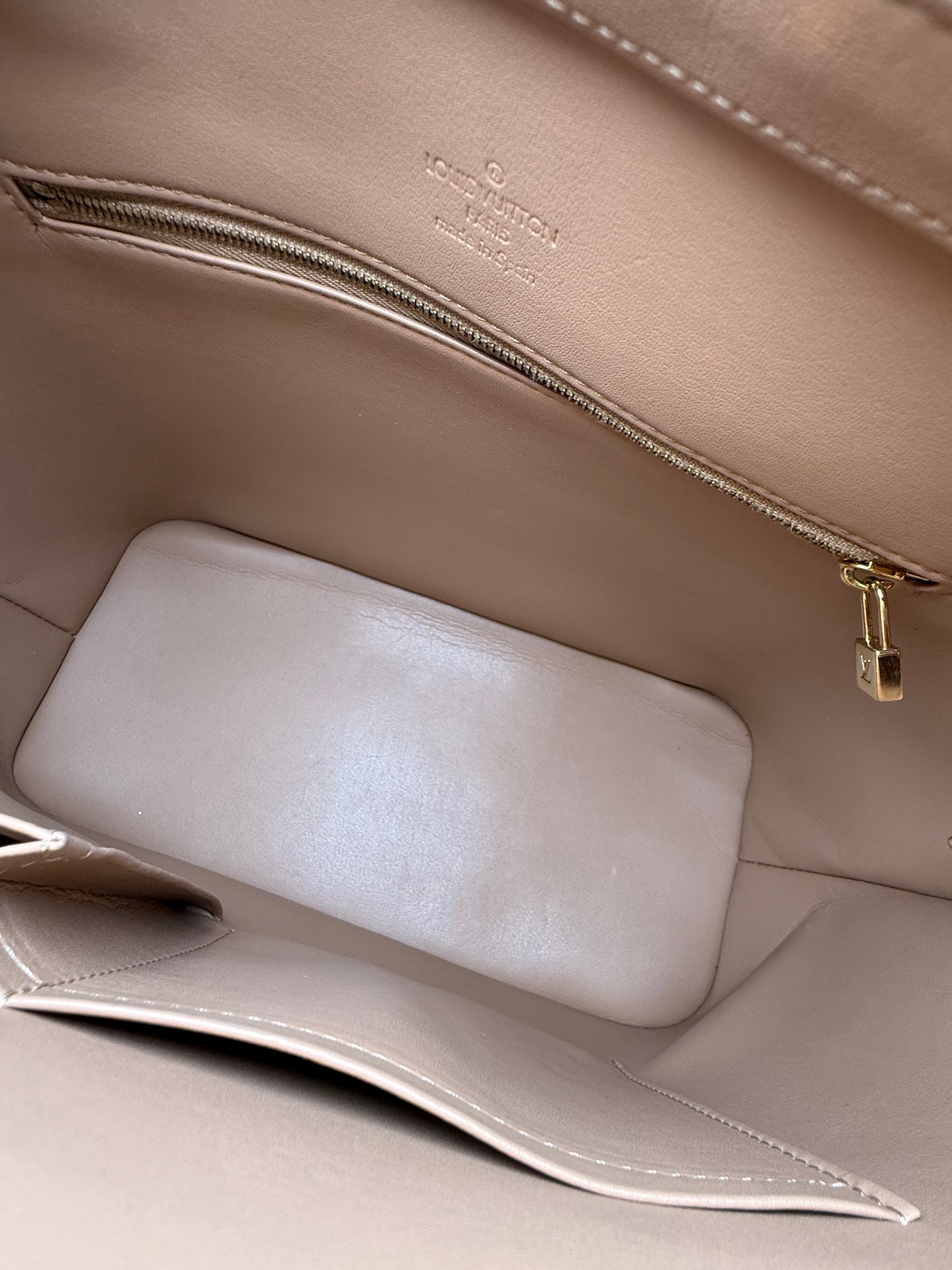 Louis Vuitton Houston Vernis Tote – Neutral Camel Beige