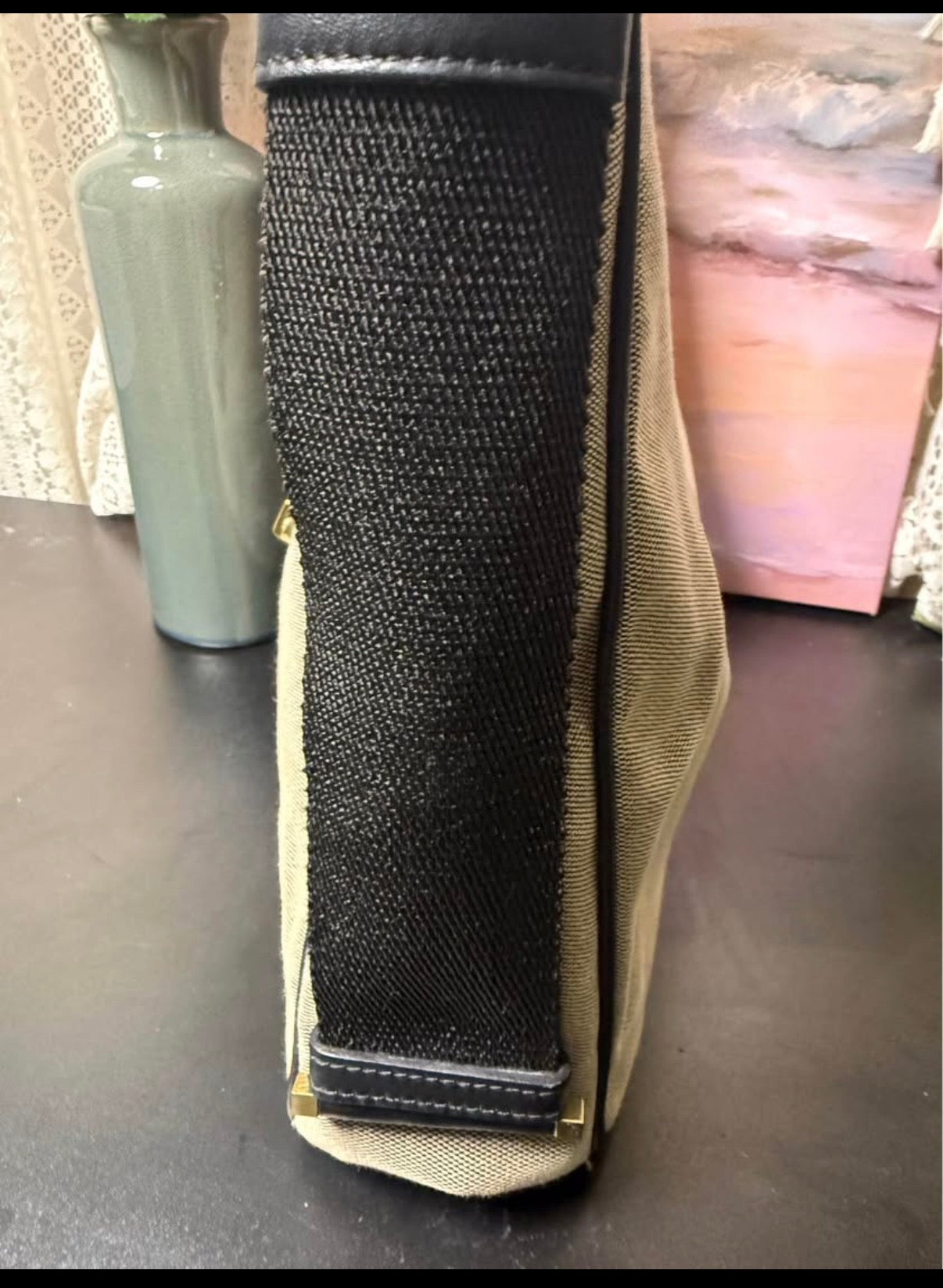 Authentic  Gucci Jackie Canvas Shoulder Bag Beige Black Leather Trim Gold Piston Clasp 92735