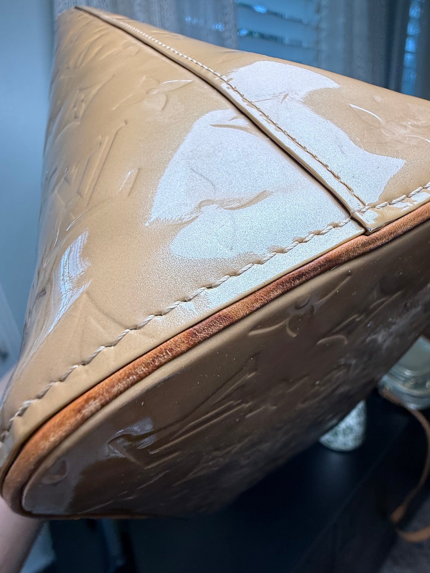 Louis Vuitton Houston Vernis Tote – Neutral Camel Beige
