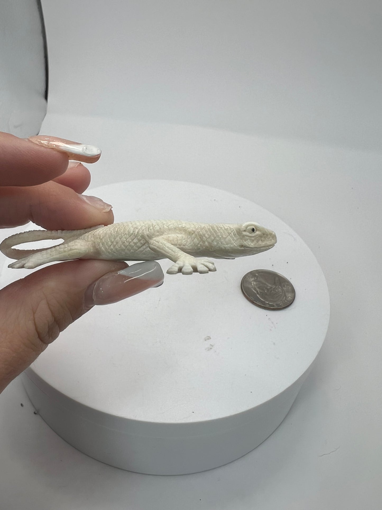 Gecko carving