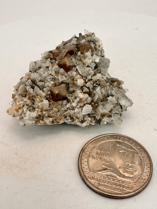Sulfur-Included Quartz with Scheelite and Dolomite
